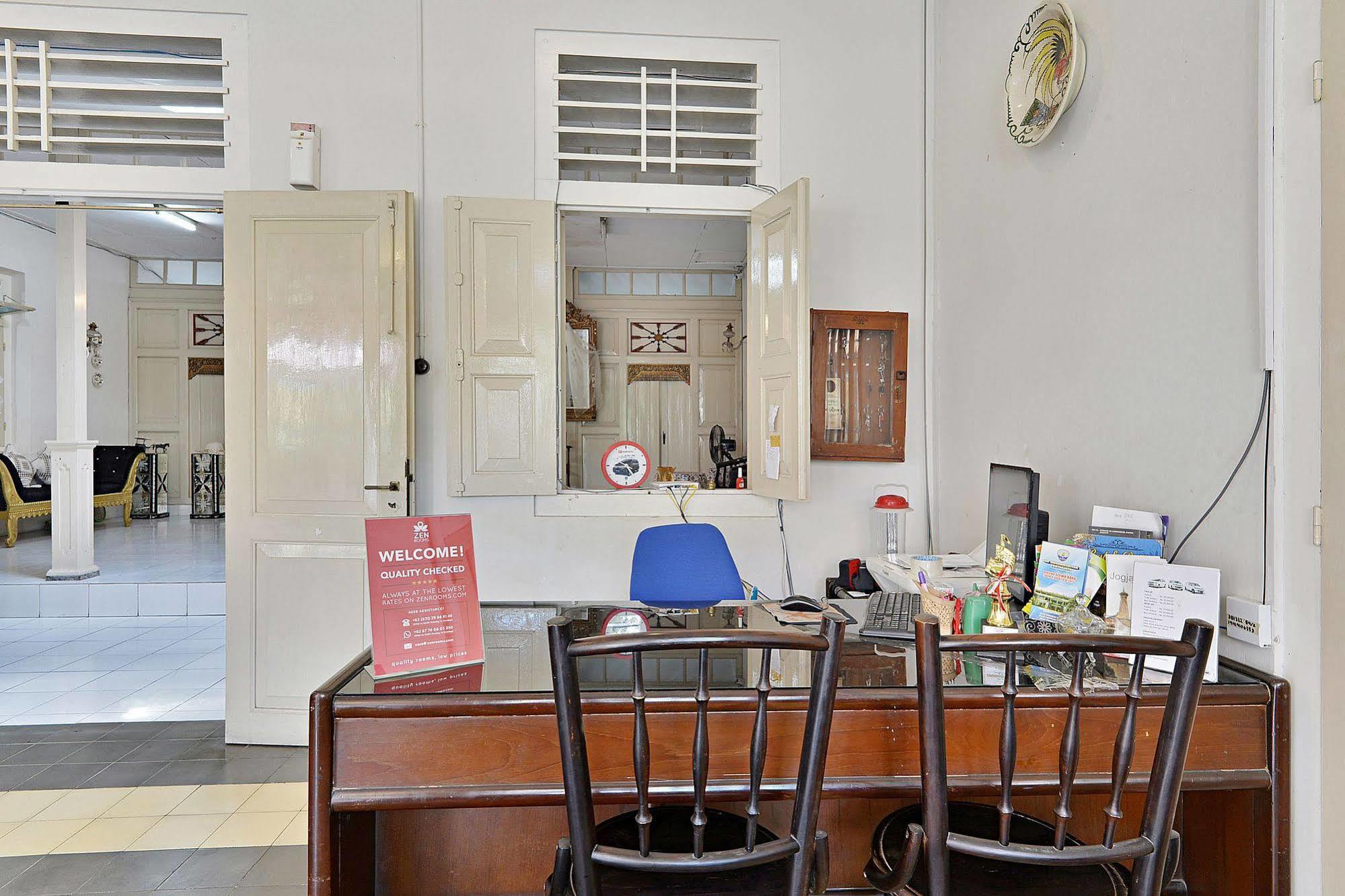 Zen Rooms Panembahan Kraton Yogyakarta Exterior photo