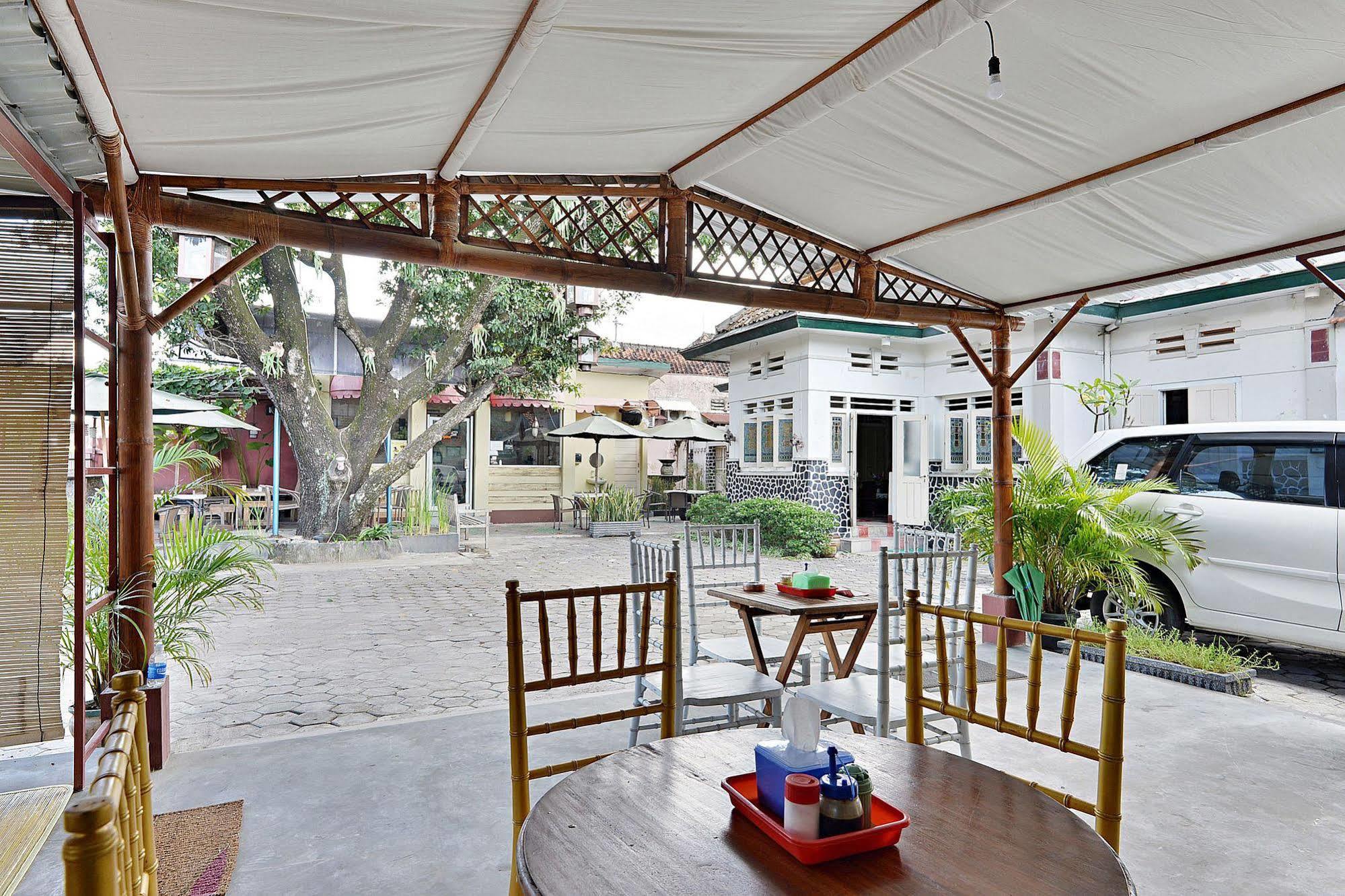 Zen Rooms Panembahan Kraton Yogyakarta Exterior photo